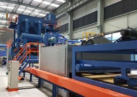 輥道通過式拋丸機(jī)可選擇PLC一鍵啟動，無間隙連續(xù)通過拋丸打砂